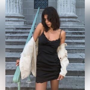 MAPLE MAE MINI DRESS BLACK